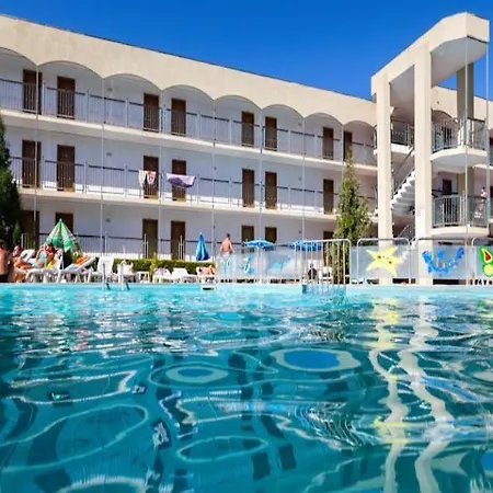 Amfora Hotel 3*