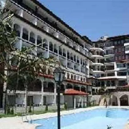 Amfora Hotel 3*